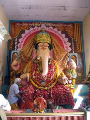 We started with  Bade Ganeshji kaa Mandir  