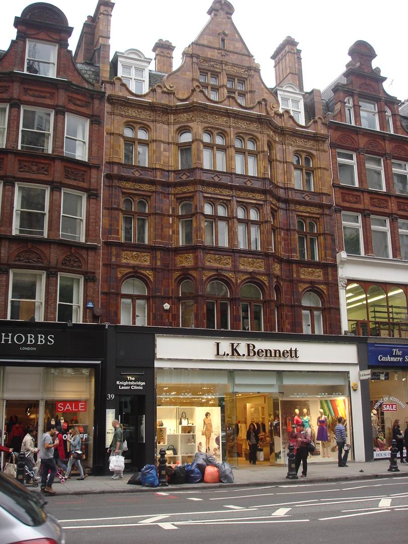 Day 6 Pic 2 - 5 Minute walk to Harrods-2 Day 6 Pic 2 - 5 Minute walk to Harrods-2