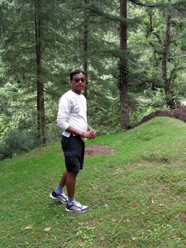 मैं भी फोटो खिचवाने में लग गया