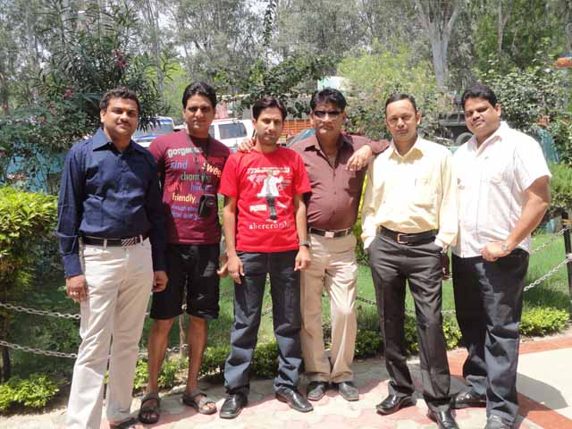 à¤¦à¤¾à¤ à¤¸à¥‡ à¤­à¤—à¤µà¤¾à¤¨à¤¦à¤¾à¤¸ à¤œà¥€, à¤®à¤¨à¤®à¥‹à¤¹à¤¨, à¤­à¤¾à¤Ÿà¤¿à¤¯à¤¾ à¤œà¥€, à¤®à¤¨à¥‹à¤œ,  à¤¯à¥‹à¤—à¥‡à¤¶ à¤”à¤° à¤®à¥ˆ(à¤¸à¥Œà¤°à¤­)