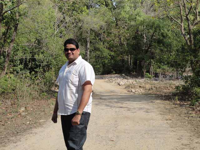 à¤œà¤‚à¤—à¤² à¤•à¥‡ à¤¬à¥€à¤š à¤®à¥‡ à¤«à¥‹à¤Ÿà¥‹ (à¤­à¤—à¤µà¤¾à¤¨à¤¦à¤¾à¤¸)