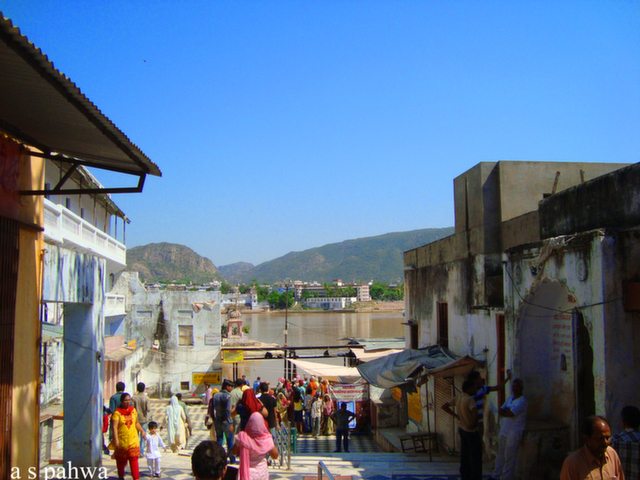 ब्रह्म सरोवर का विहंगम दृश्य