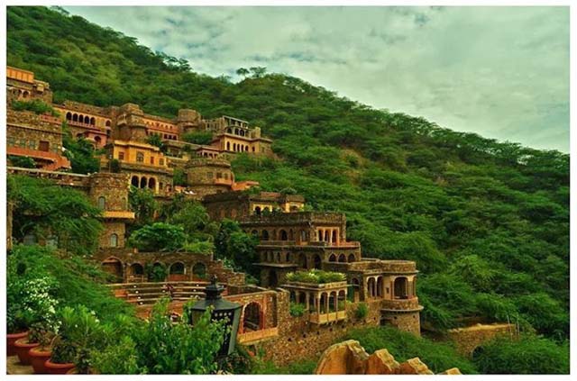 Neemrana Fort