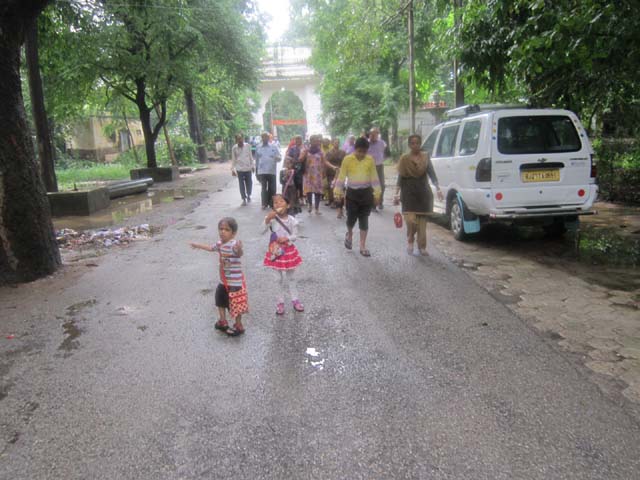 à¤—à¥à¤²à¤¾à¤¬ à¤¬à¤¾à¤—à¤¼, à¤‰à¤¦à¤¯à¤ªà¥à¤° à¤ªà¥à¤°à¤µà¥‡à¤¶à¤¦à¥à¤µà¤¾à¤° à¤•à¥‡ à¤…à¤‚à¤¦à¤°