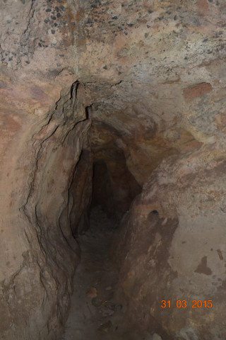 Secrete path inside the rocks