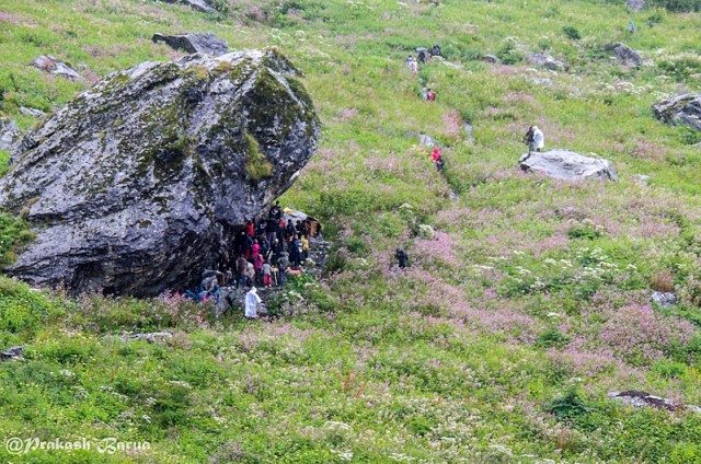 The rock in the valley which provides shelter to the trekkers